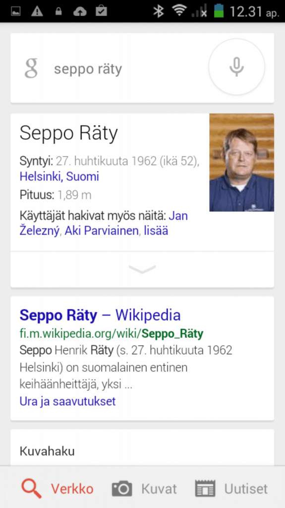 Android-kännykän puheentunnistus toimii yllättävän hyvin ja se kirjoittaa Google-hakuun suomalaiset nimetkin lähes poikkeuksetta oikein.