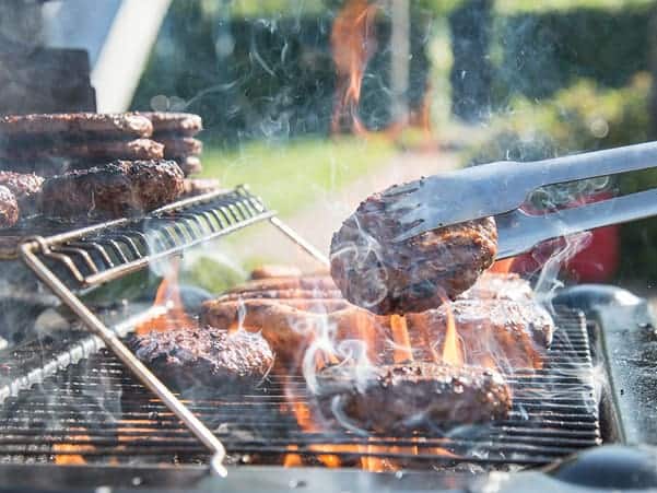 5 tärkeää asiaa täydellisen grilli-illan varmistamiseksi! Lue vinkit ja välty virheiltä.